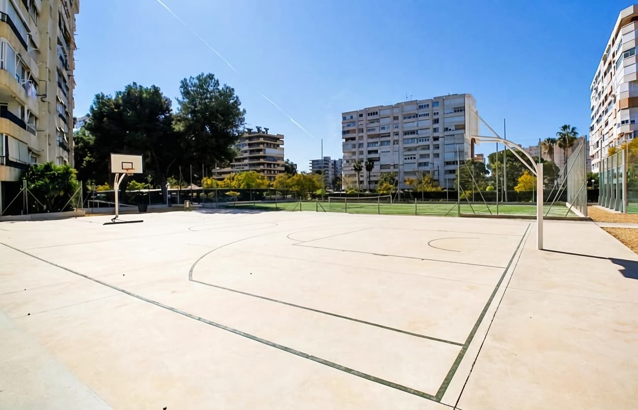 Piso en Avenida Santander (San Juan Playa) - Image 18