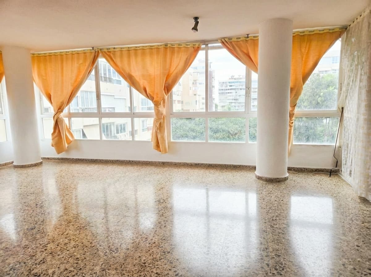 Piso en Avenida Santander (San Juan Playa) - Image 2