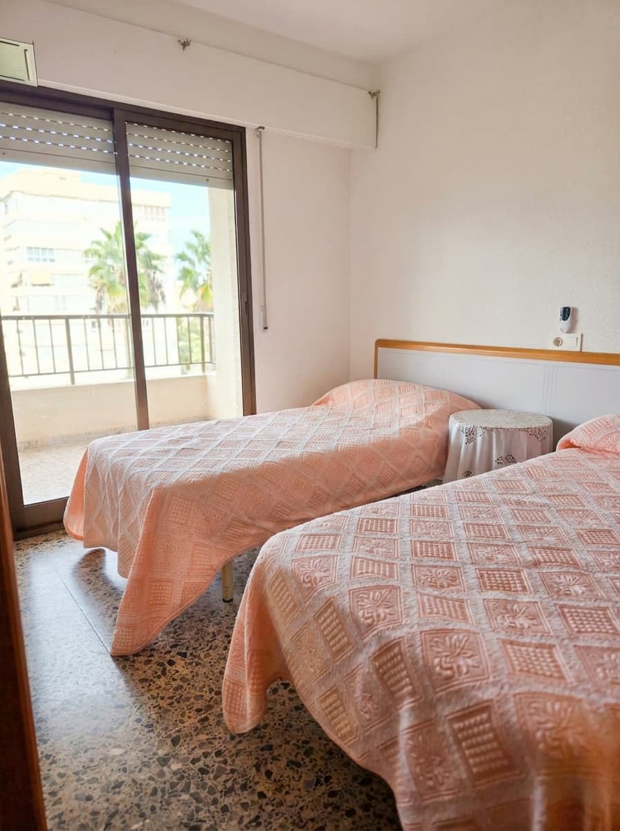 Piso en Avenida Santander (San Juan Playa) - Image 4