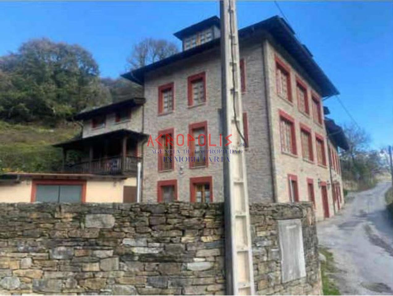 EDIFICIO A LA VENTA EN VEGA DE VALCARCE