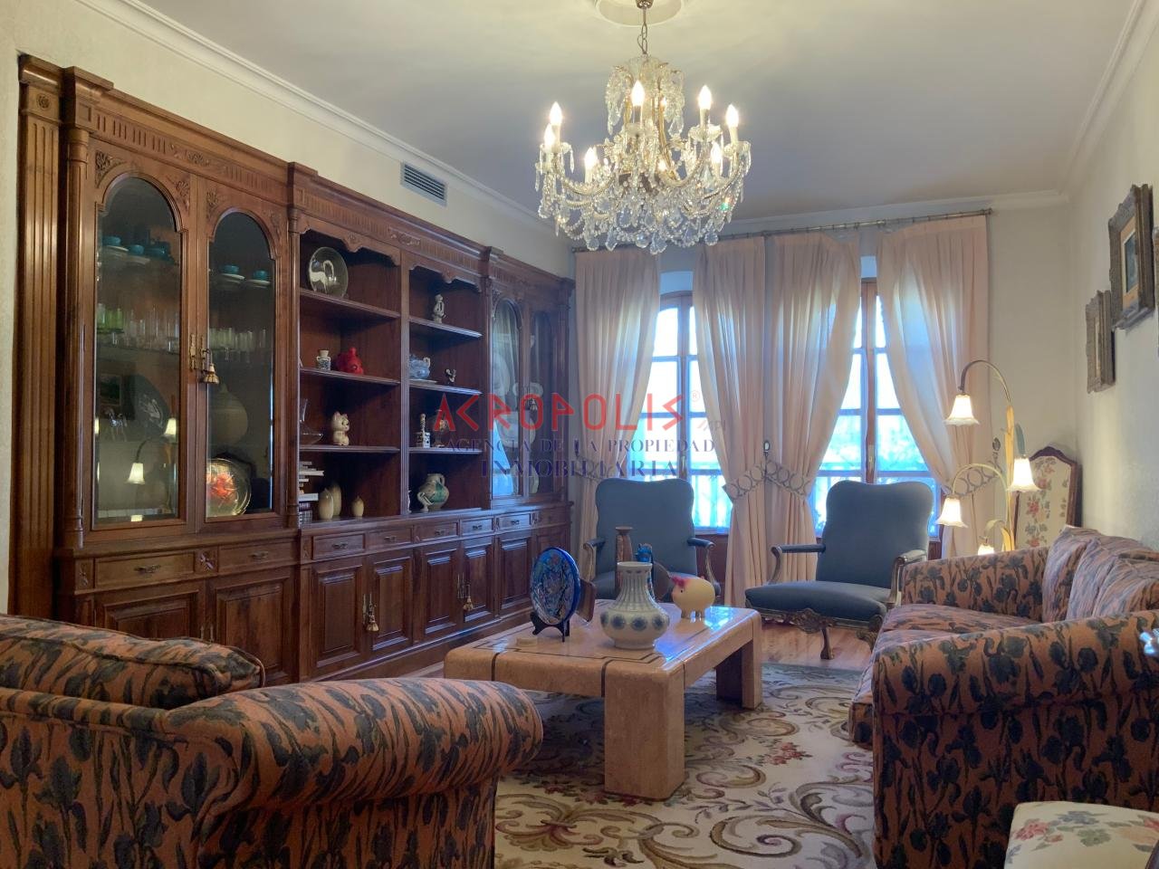 VENTA DE UNA CASA CON ASCENSOR EN BENAVENTE