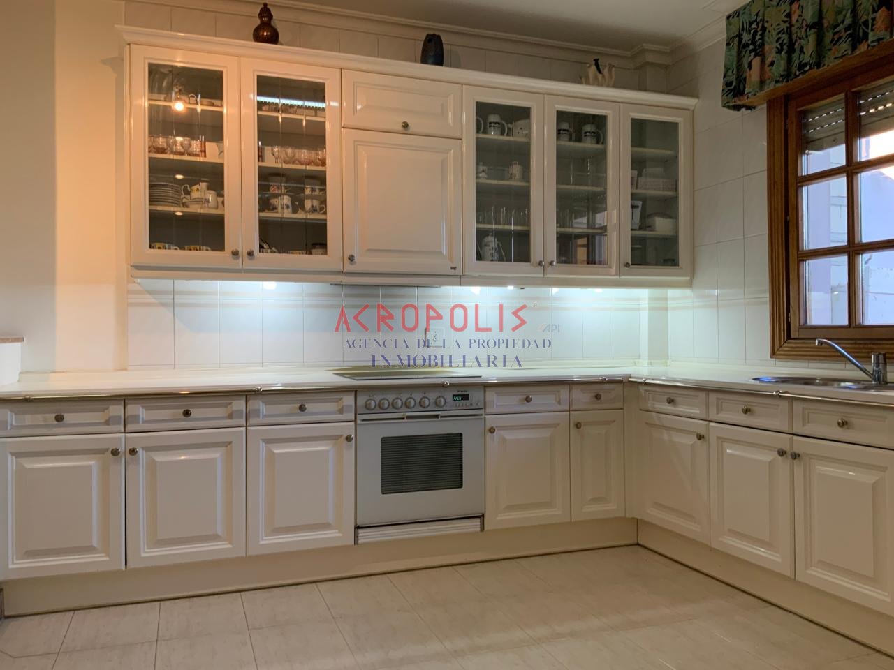 VENTA DE UNA CASA CON ASCENSOR EN BENAVENTE