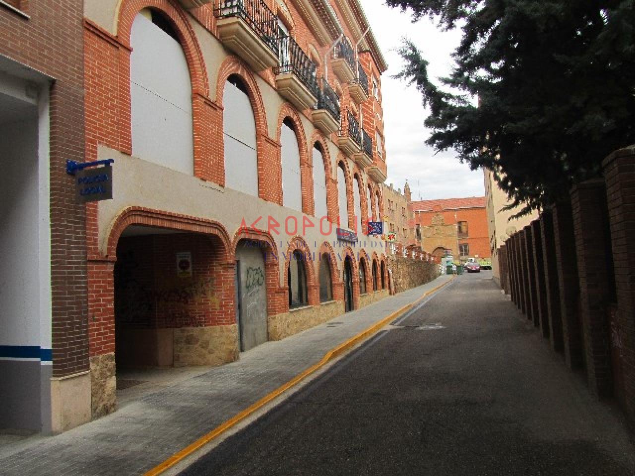 VENTA DE AMPLIO LOCAL EN BENAVENTE