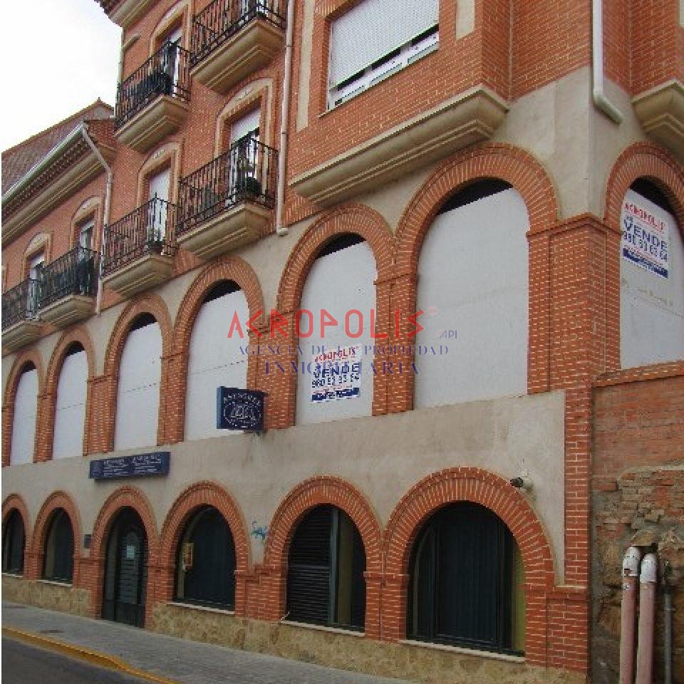 VENTA DE AMPLIO LOCAL EN BENAVENTE