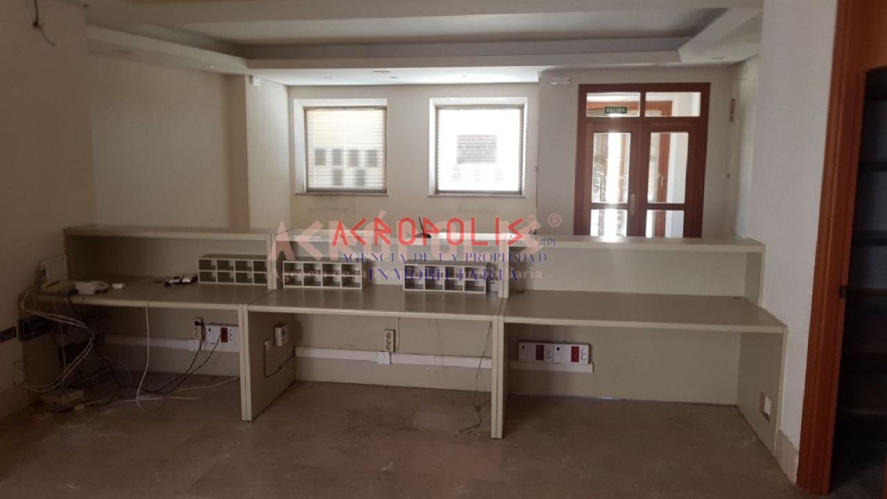 VENTA DE LOCAL COMERCIAL EN VILLARDECIERVOS, ZAMORA