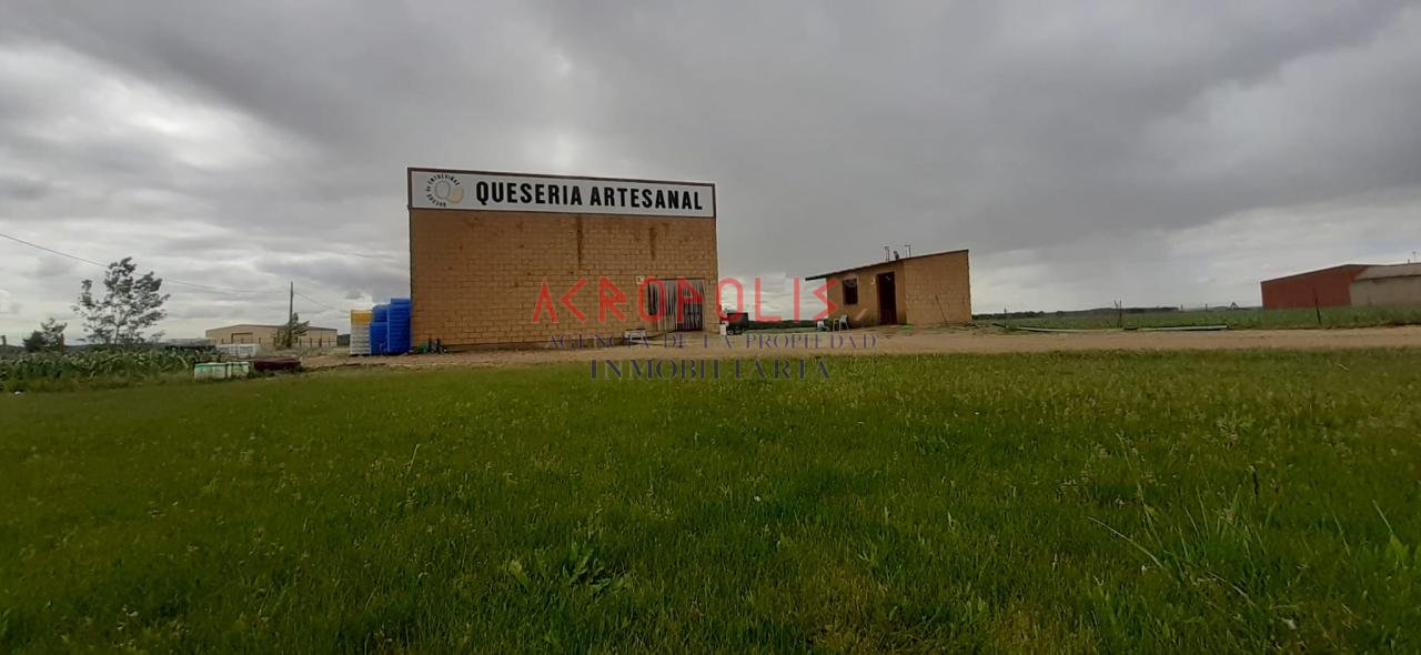 VENTA DE QUESERIA EN SAN CRISTOBAL DE ENTREVIÑAS