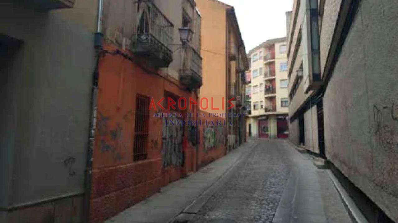 TERRENO EN VENTA EN CALLE REINA, ZAMORA